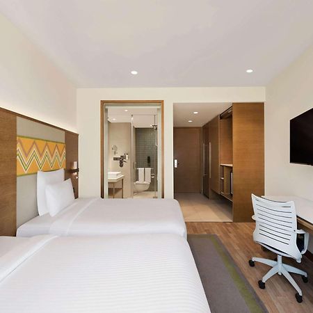 Novotel Guwahati Gs Road Zewnętrze zdjęcie