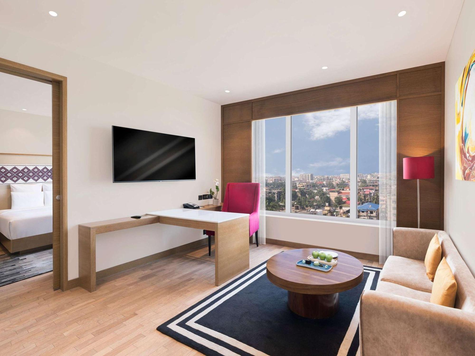 Novotel Guwahati Gs Road Zewnętrze zdjęcie