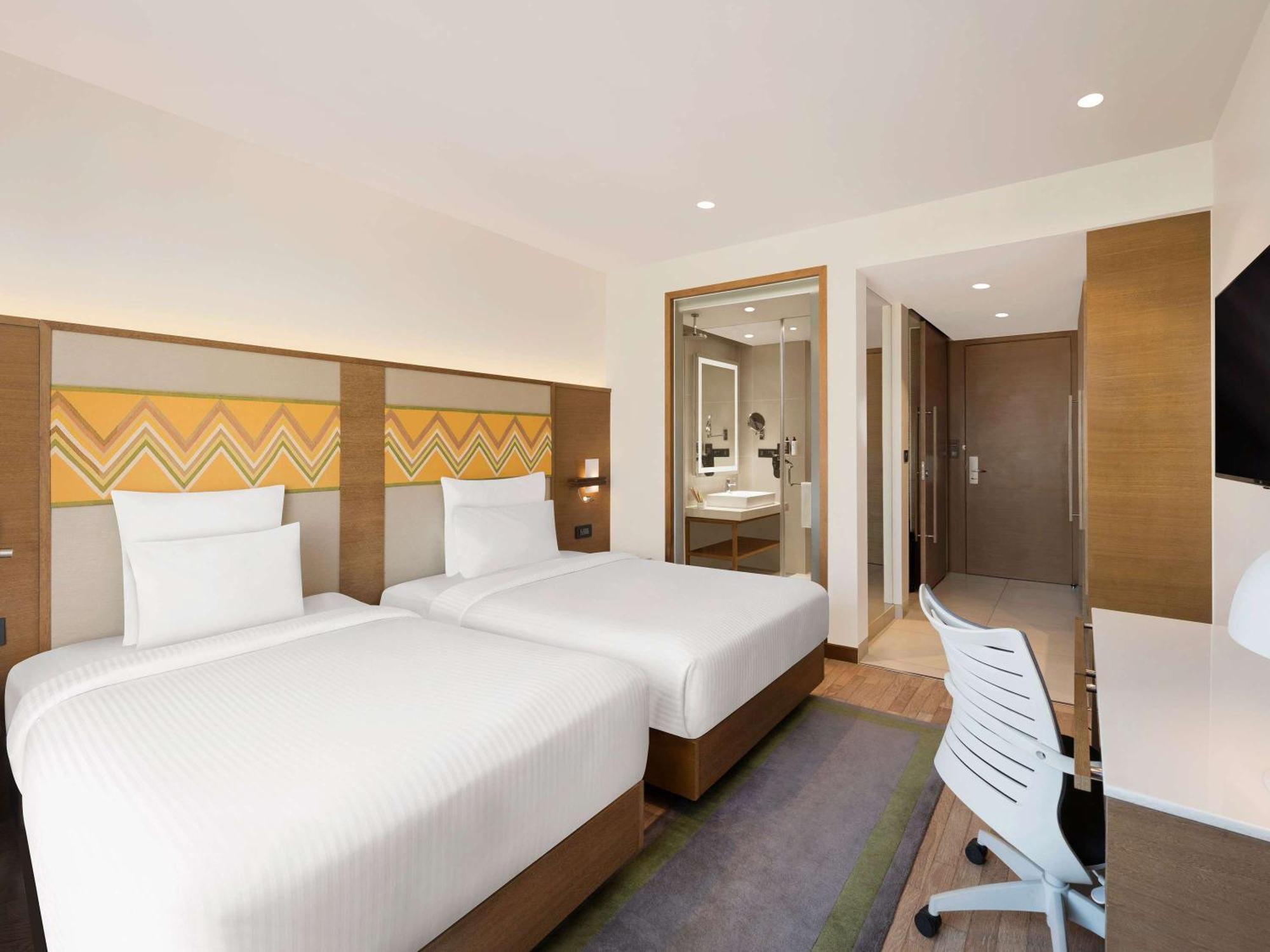 Novotel Guwahati Gs Road Zewnętrze zdjęcie